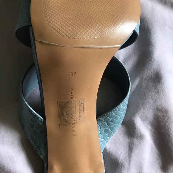 Charles & Keith Chic Croc Effect Baby Blue Square Toe Sandals - Picture 4 of 4